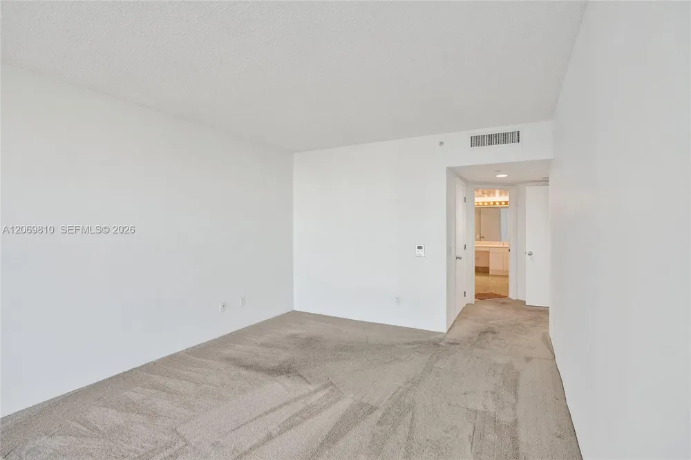 21205 Yacht Club Dr #2310 Aventura, FL 33180