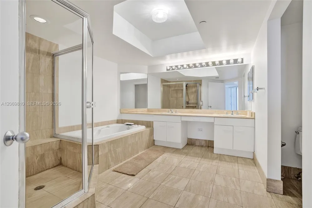 21205 Yacht Club Dr #2310 Aventura, FL 33180