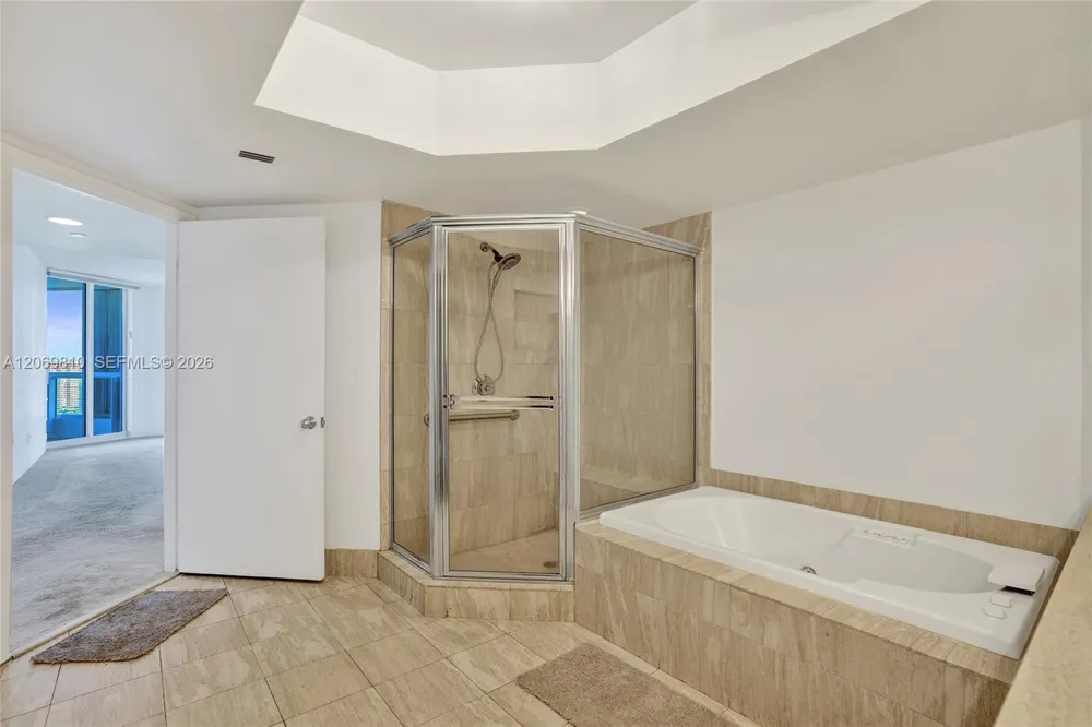 21205 Yacht Club Dr #2310 Aventura, FL 33180