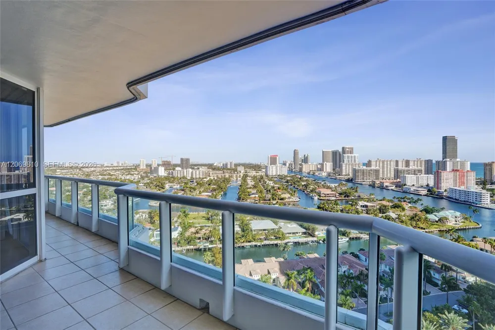 21205 Yacht Club Dr #2310 Aventura, FL 33180