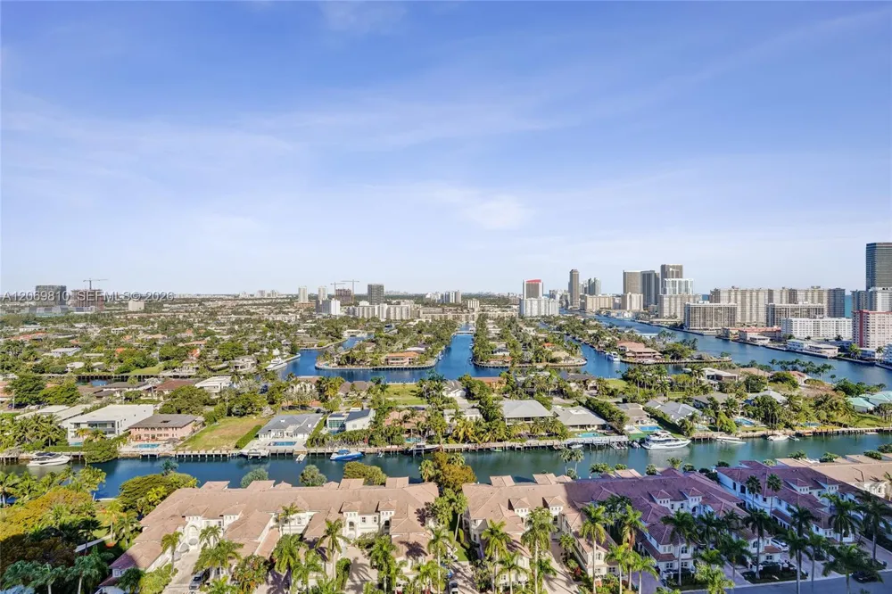 21205 Yacht Club Dr #2310 Aventura, FL 33180