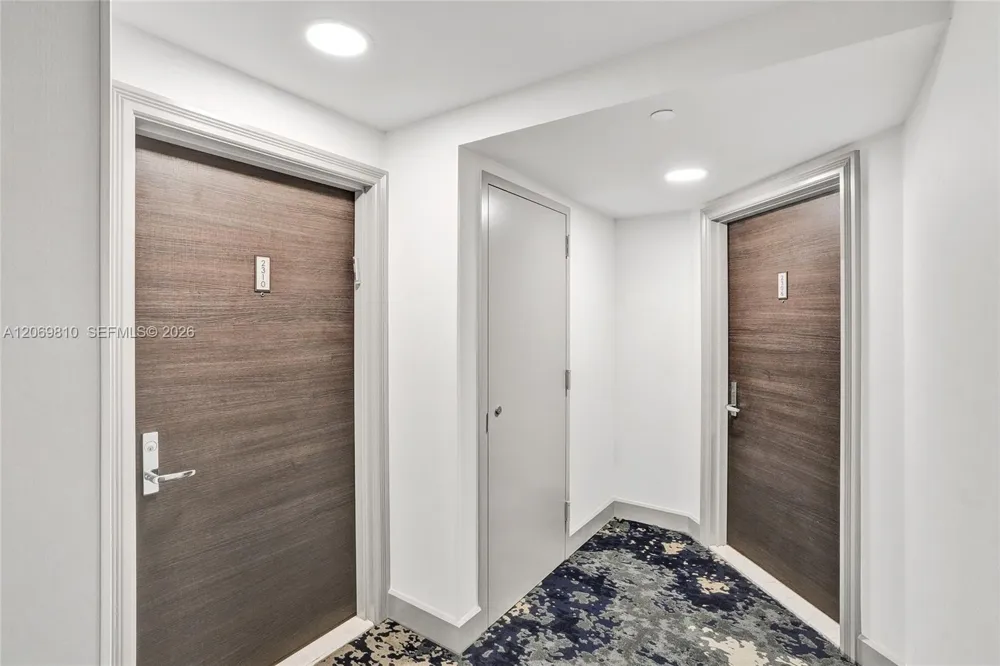 21205 Yacht Club Dr #2310 Aventura, FL 33180