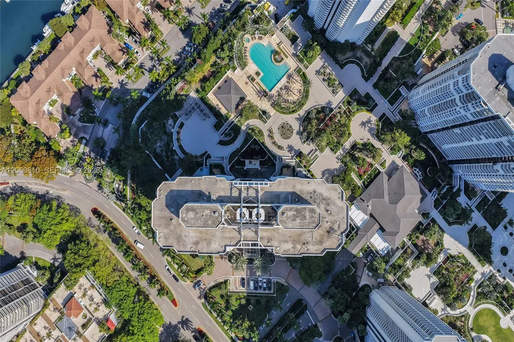 21205 Yacht Club Dr #2310 Aventura, FL 33180