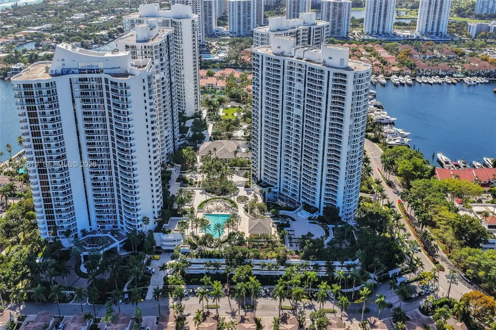 21205 Yacht Club Dr #2310 Aventura, FL 33180