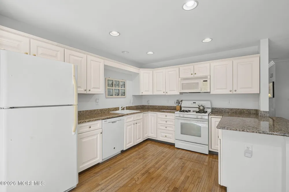 95 Ironwood Court Middletown, NJ 07748
