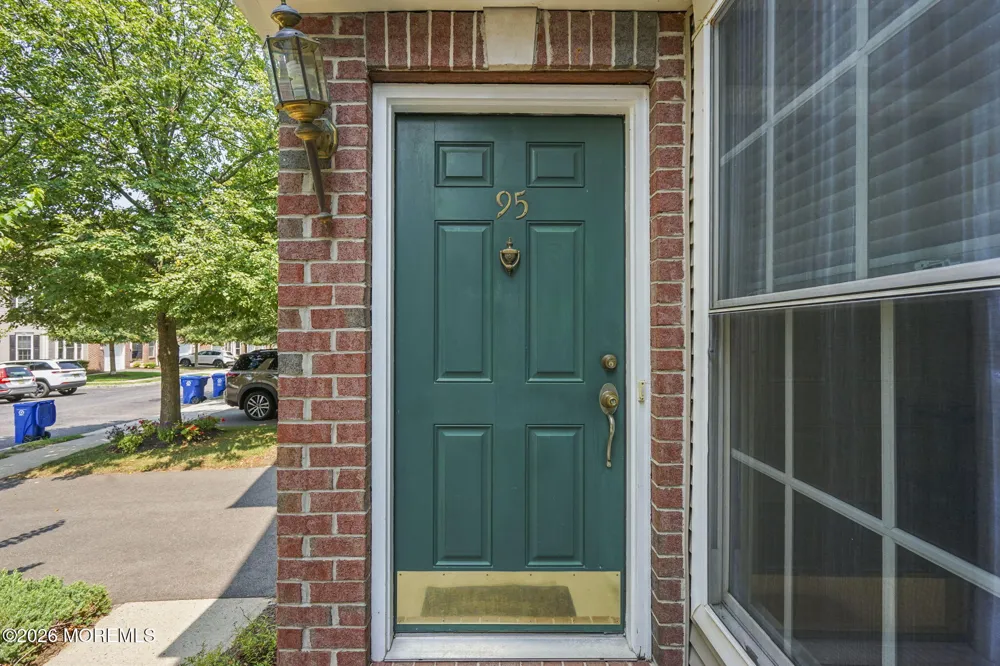 95 Ironwood Court Middletown, NJ 07748