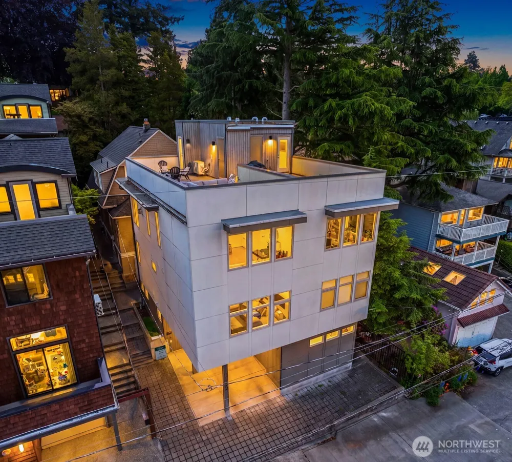 1935 B 7th Avenue W Seattle, WA 98119