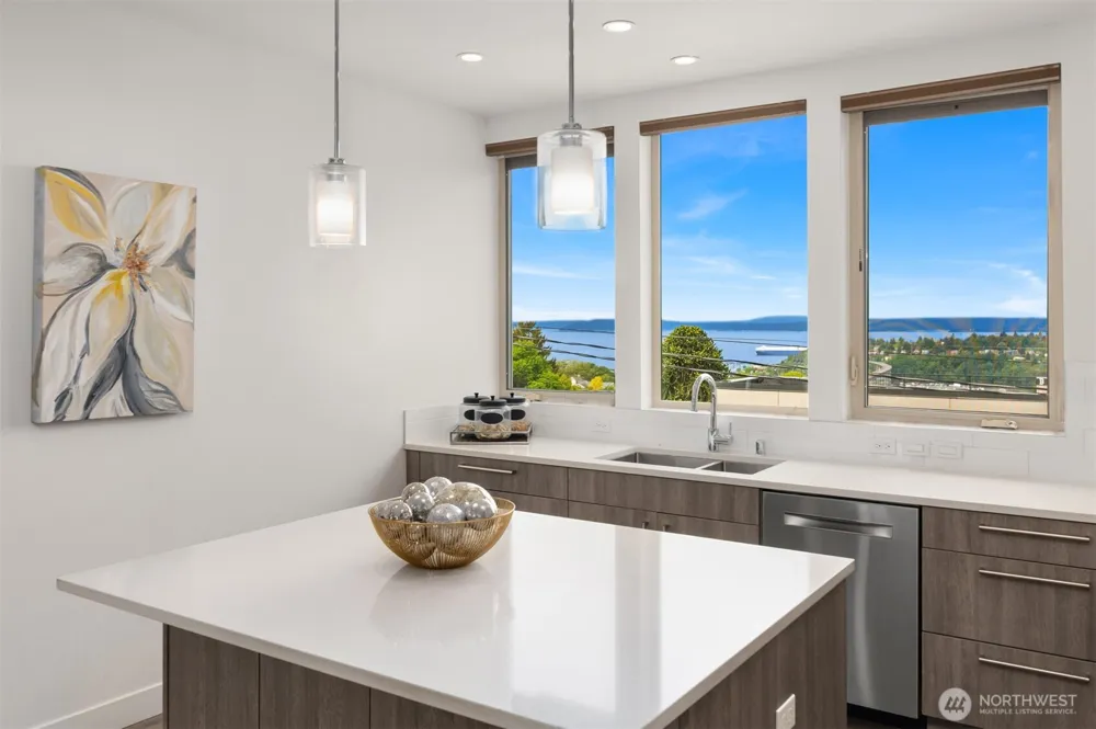 1935 B 7th Avenue W Seattle, WA 98119