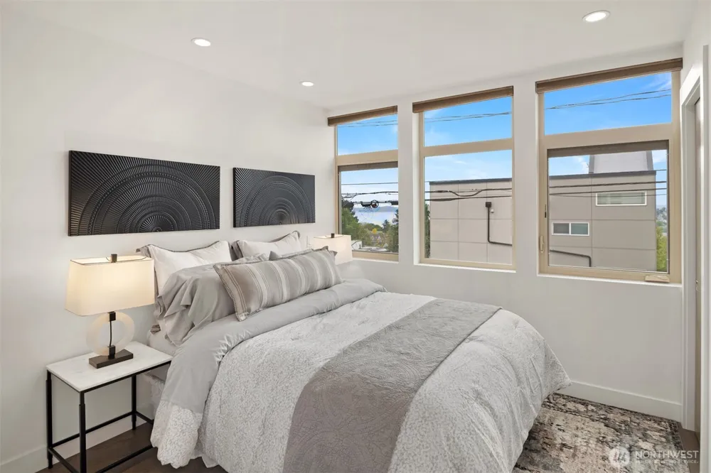 1935 B 7th Avenue W Seattle, WA 98119
