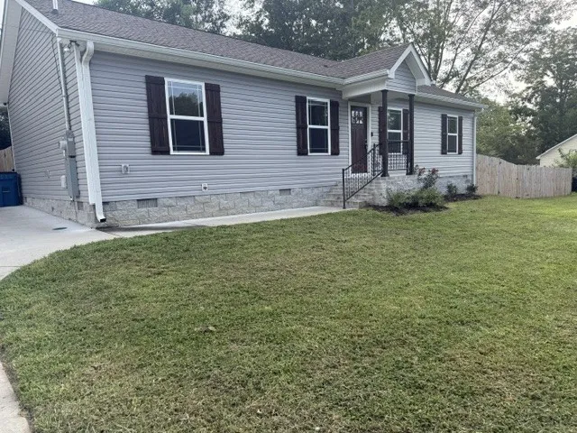 307 W Coffee St Manchester, TN 37355