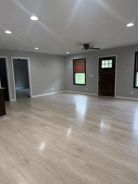 307 W Coffee St Manchester, TN 37355