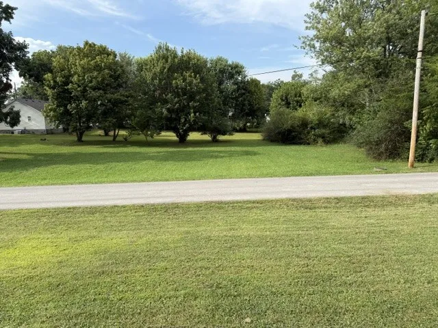 307 W Coffee St Manchester, TN 37355