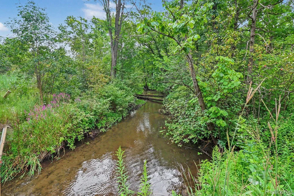 11180 Dunham Road Hartland Township, MI 48353
