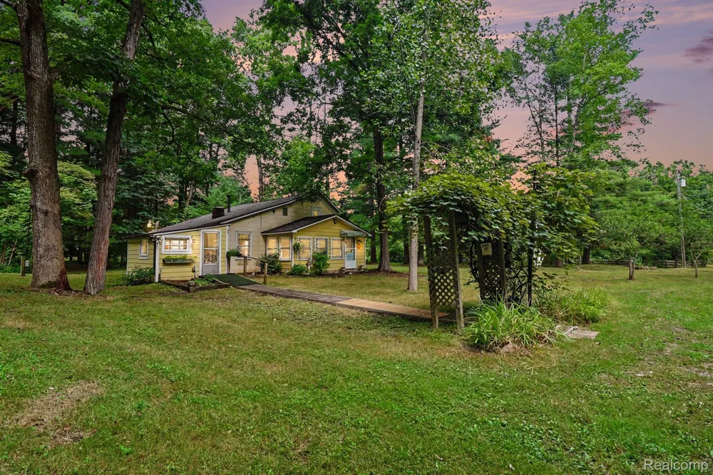 11180 Dunham Road Hartland Township, MI 48353