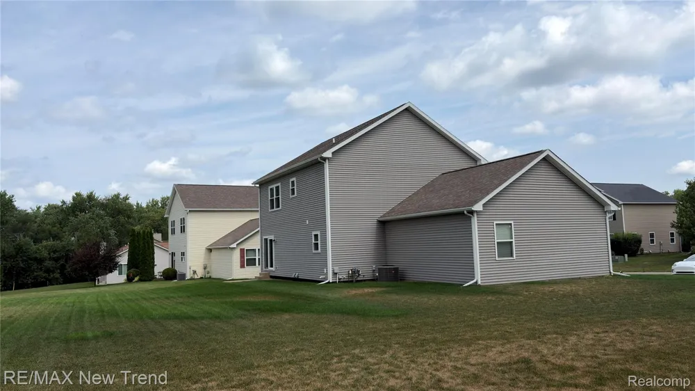 1461 Scotland Yard Drive Commerce Charter Township, MI 48390