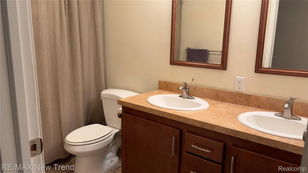 1461 Scotland Yard Drive Commerce Charter Township, MI 48390