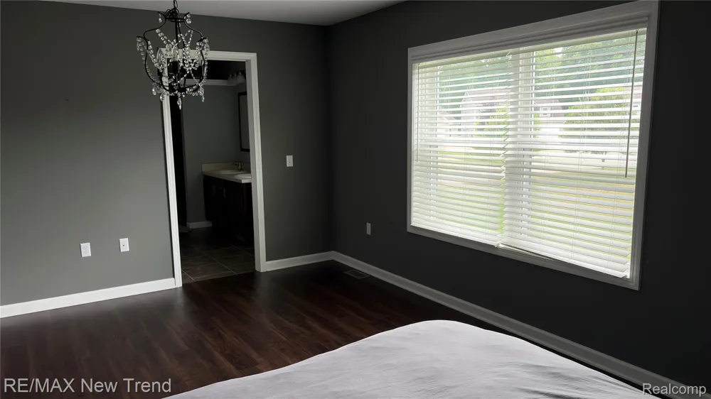 1461 Scotland Yard Drive Commerce Charter Township, MI 48390