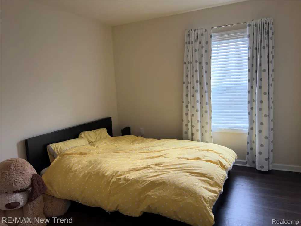 1461 Scotland Yard Drive Commerce Charter Township, MI 48390