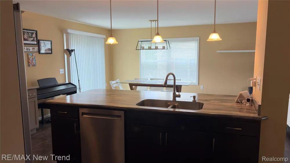 1461 Scotland Yard Drive Commerce Charter Township, MI 48390