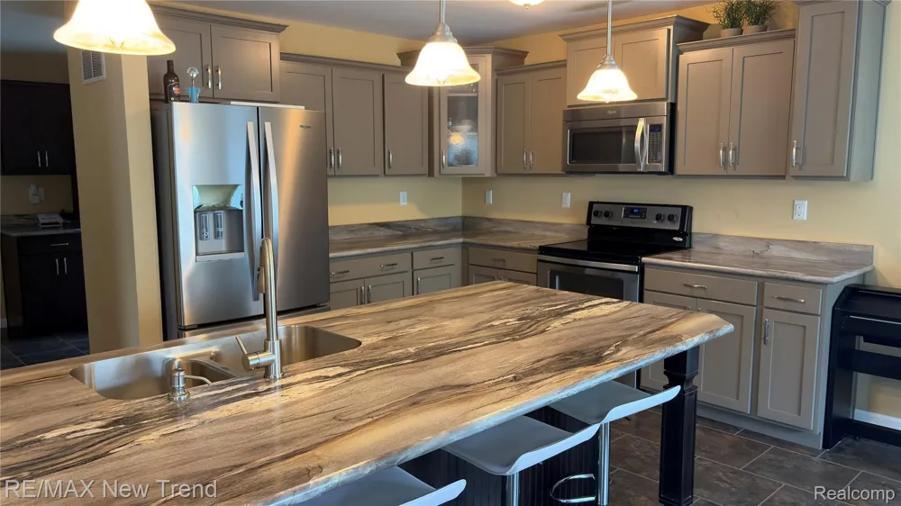 1461 Scotland Yard Drive Commerce Charter Township, MI 48390