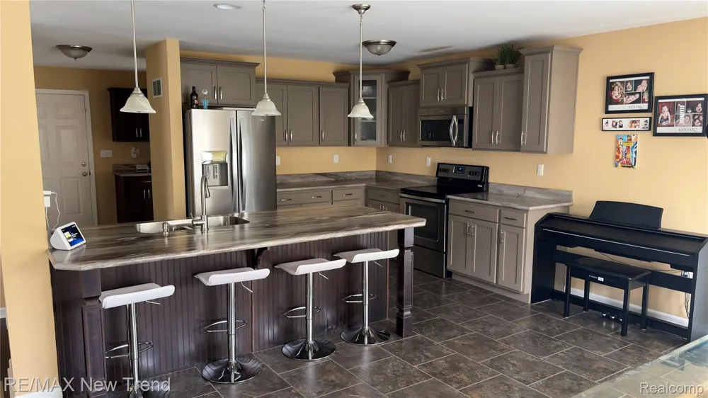1461 Scotland Yard Drive Commerce Charter Township, MI 48390