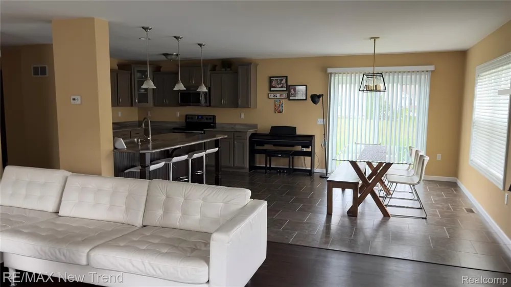 1461 Scotland Yard Drive Commerce Charter Township, MI 48390