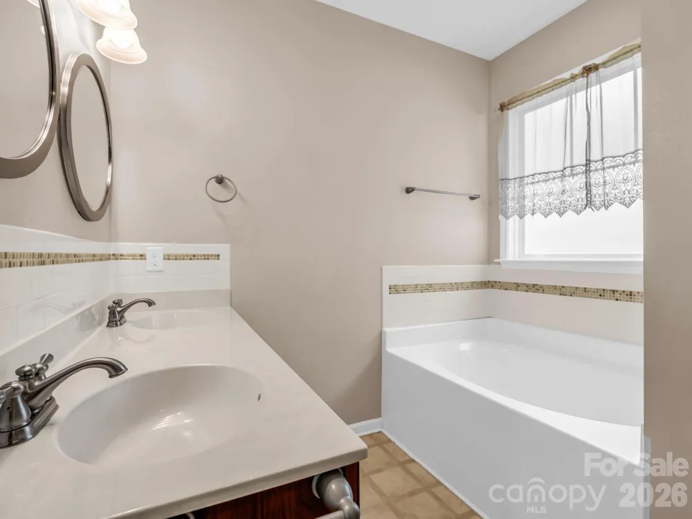 93 Foxtail Court Hendersonville, NC 28792