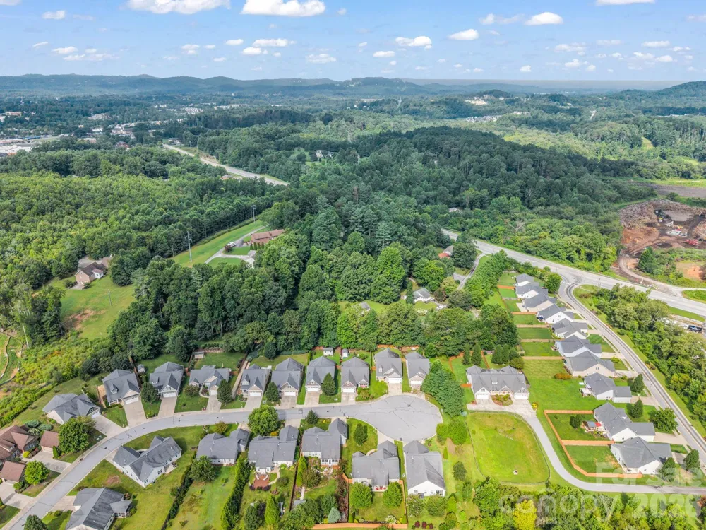 93 Foxtail Court Hendersonville, NC 28792