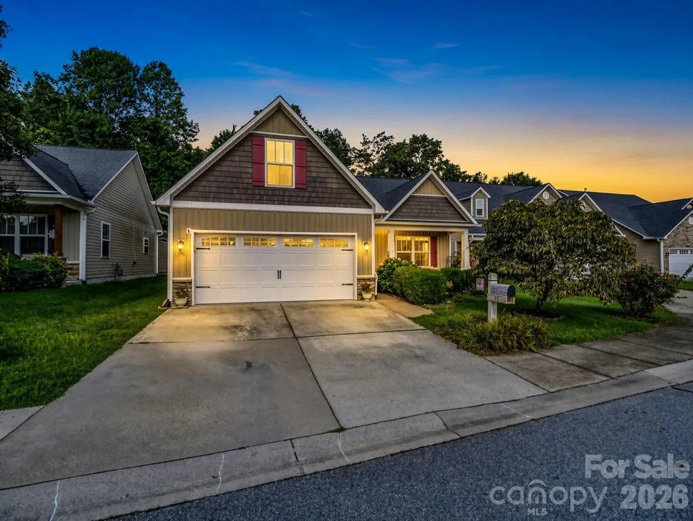 93 Foxtail Court Hendersonville, NC 28792