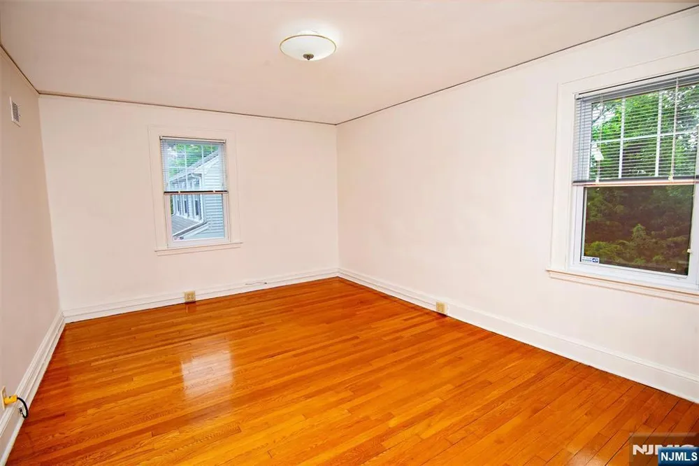 16 Wolcott Road Dumont, NJ 07628