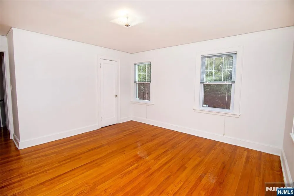 16 Wolcott Road Dumont, NJ 07628