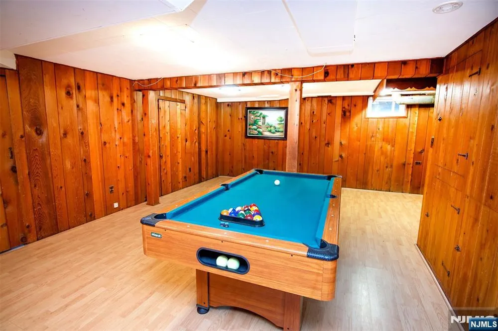 16 Wolcott Road Dumont, NJ 07628