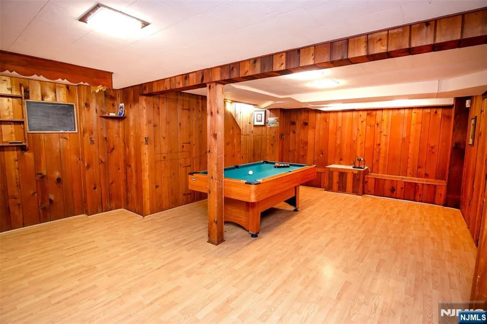 16 Wolcott Road Dumont, NJ 07628