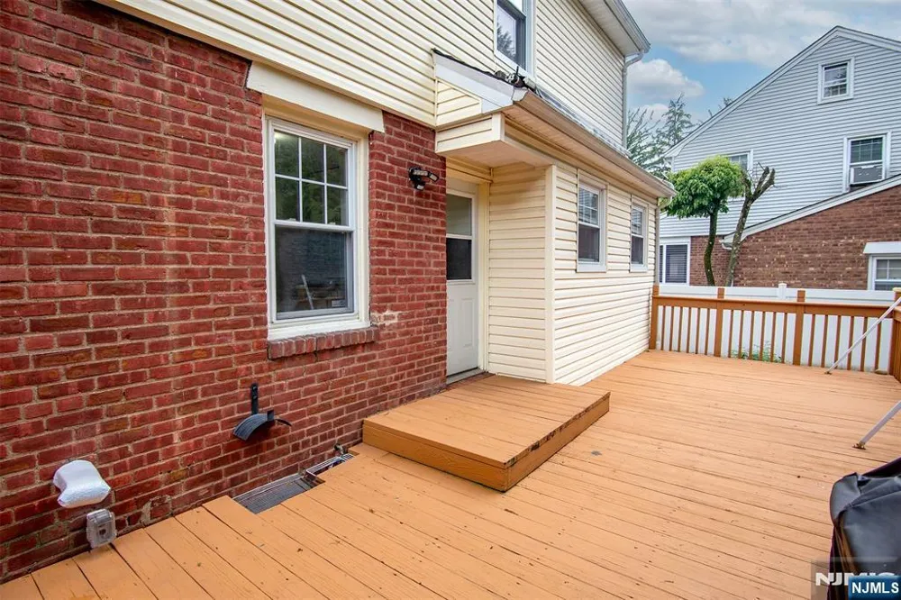 16 Wolcott Road Dumont, NJ 07628