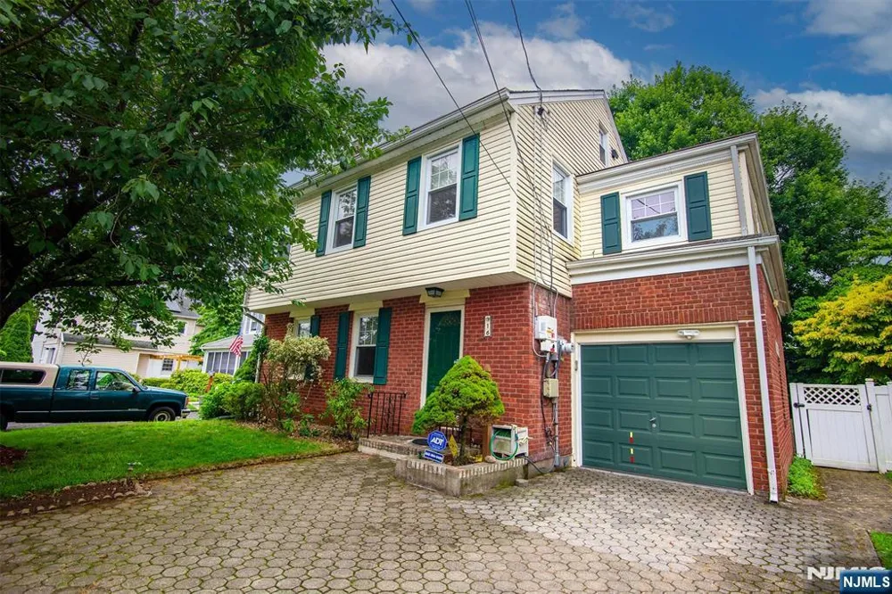 16 Wolcott Road Dumont, NJ 07628
