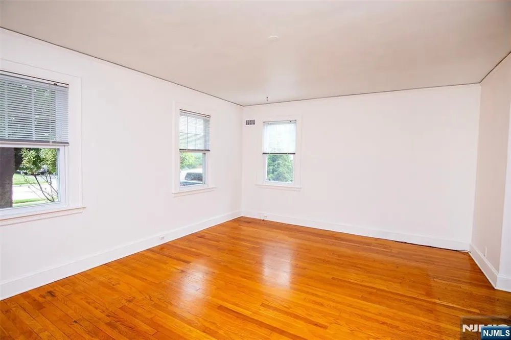 16 Wolcott Road Dumont, NJ 07628