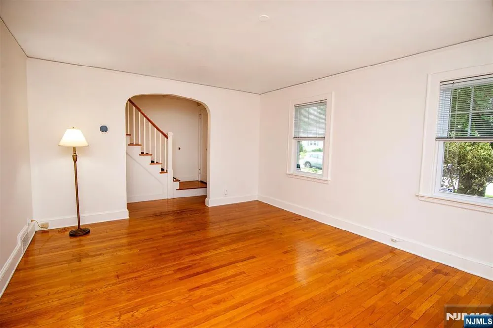 16 Wolcott Road Dumont, NJ 07628
