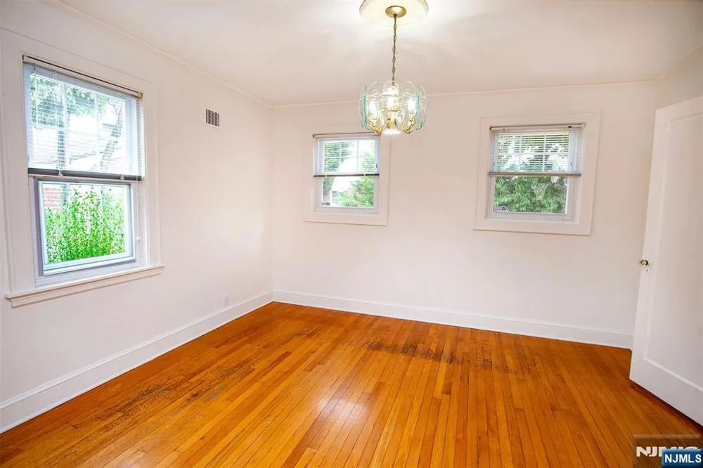 16 Wolcott Road Dumont, NJ 07628