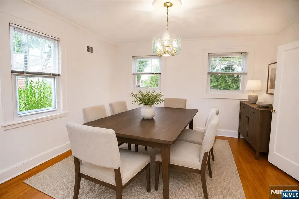 16 Wolcott Road Dumont, NJ 07628