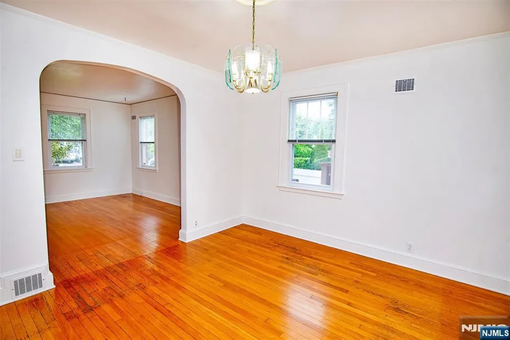 16 Wolcott Road Dumont, NJ 07628
