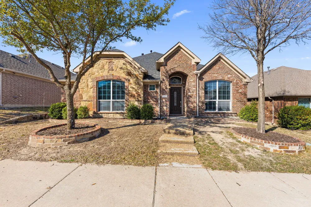 433 Castle Street DeSoto, TX 75115