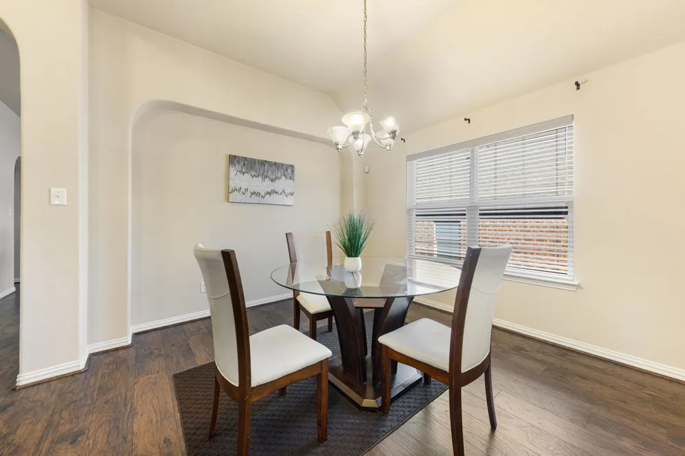 433 Castle Street DeSoto, TX 75115