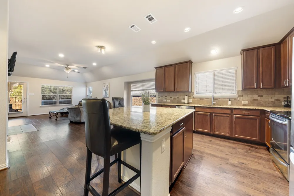 433 Castle Street DeSoto, TX 75115