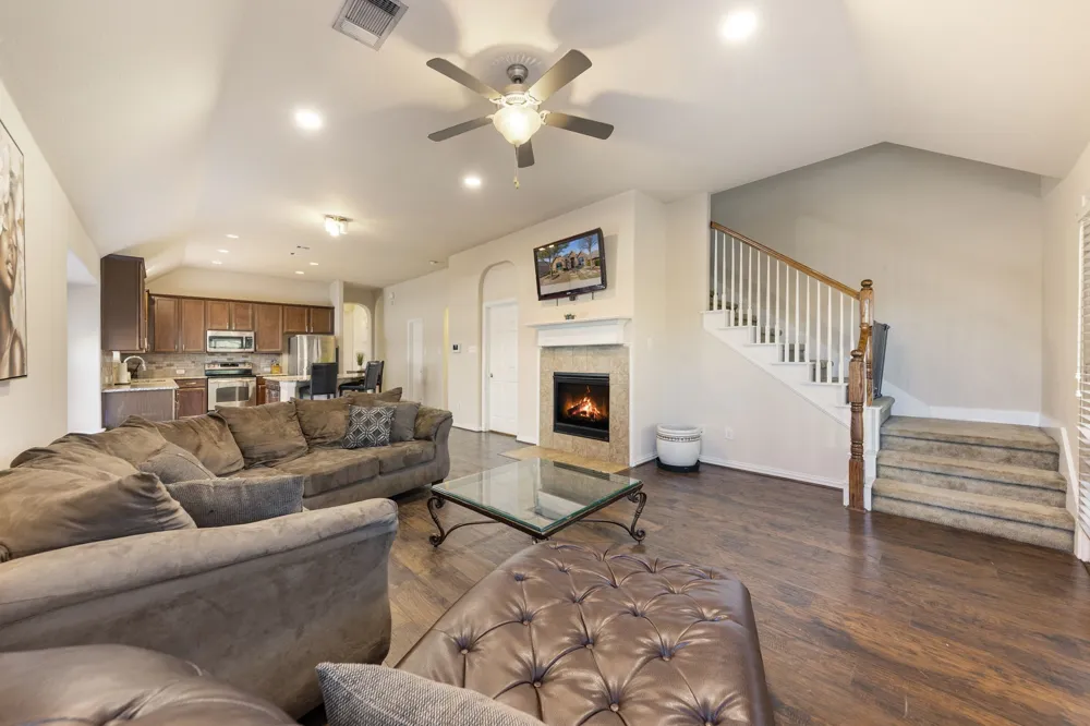433 Castle Street DeSoto, TX 75115