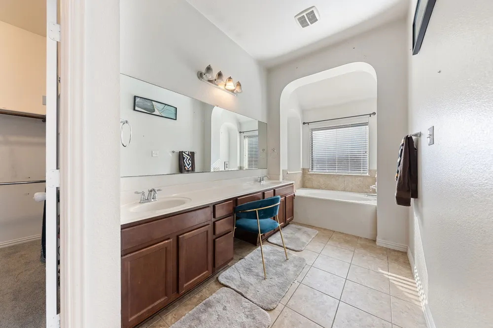 433 Castle Street DeSoto, TX 75115