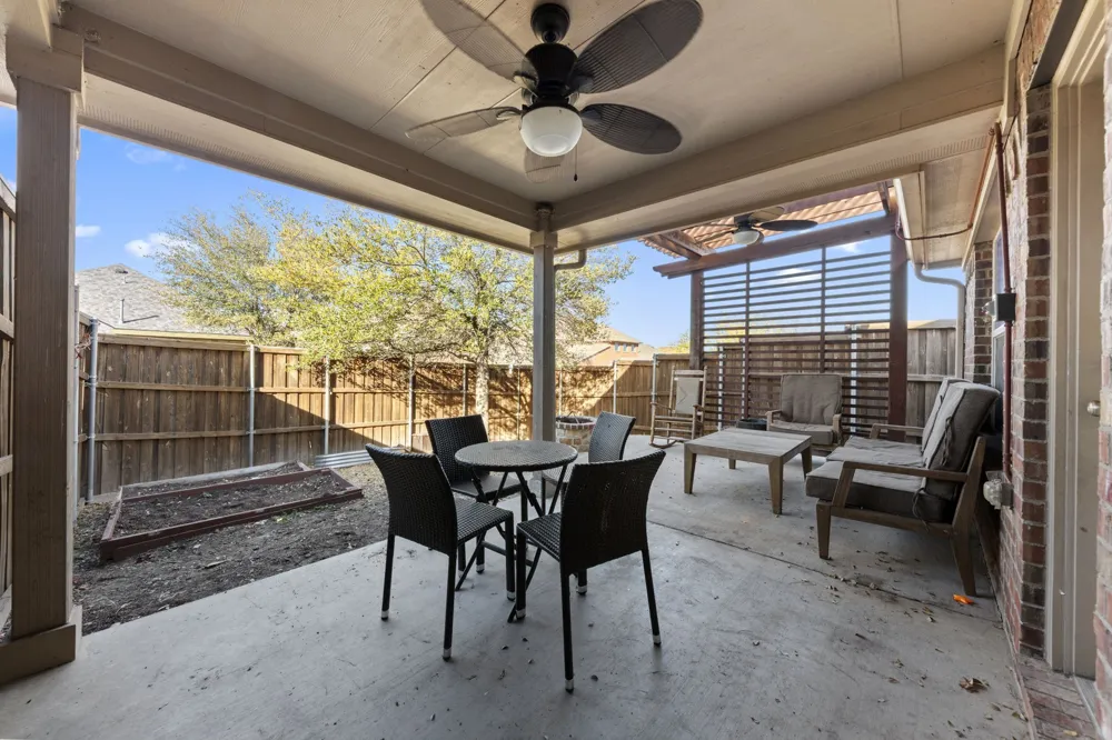 433 Castle Street DeSoto, TX 75115