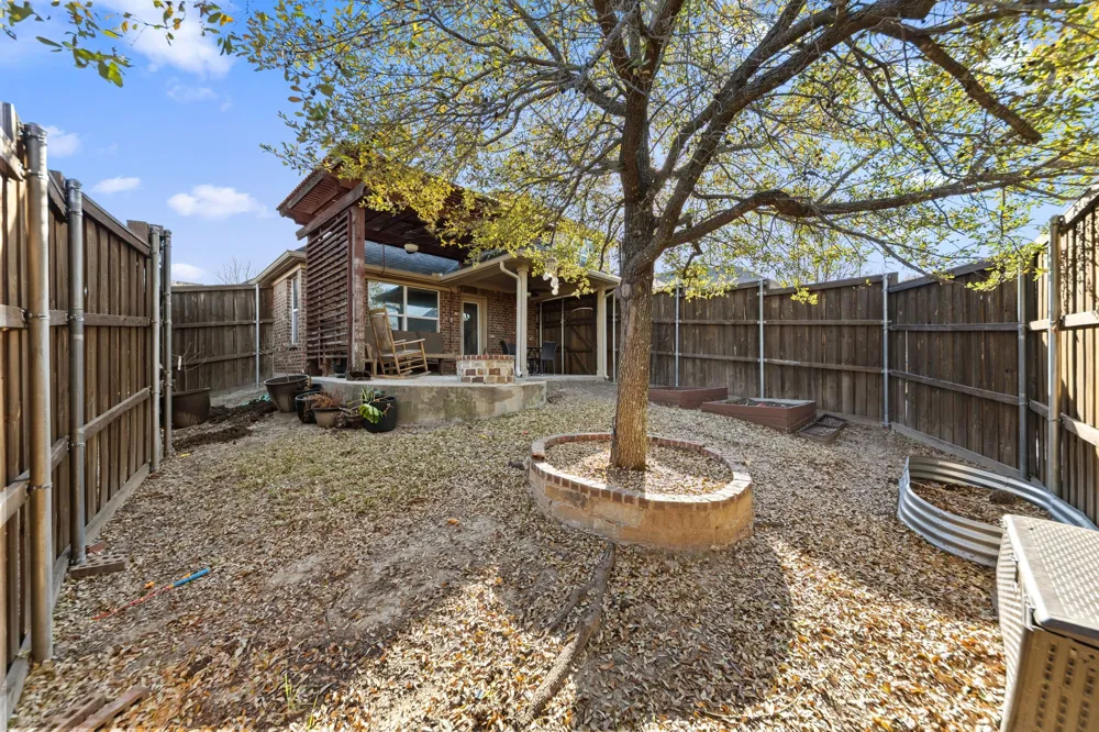 433 Castle Street DeSoto, TX 75115