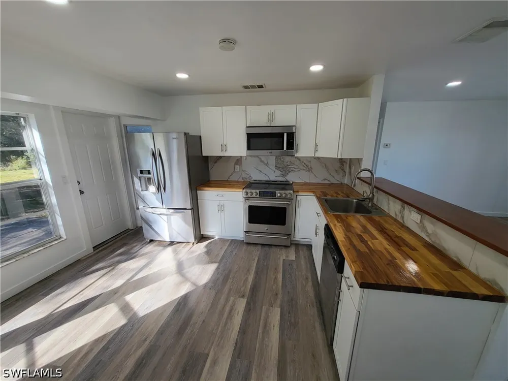 Hester Avenue Fort Myers, FL 33905
