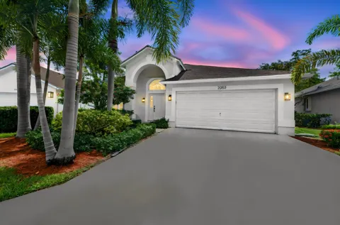 2203 Soundings Court