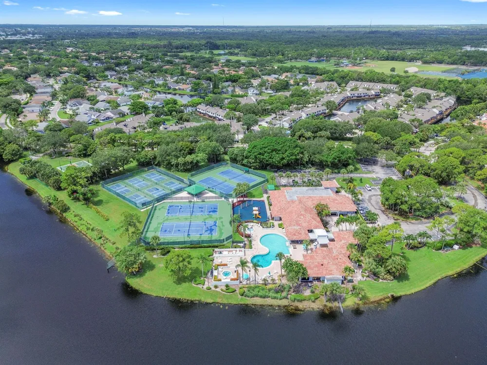 2203 Soundings Court 